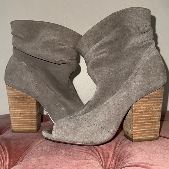 Chinese Laundry Laurel Booties - Picture 1 of 7